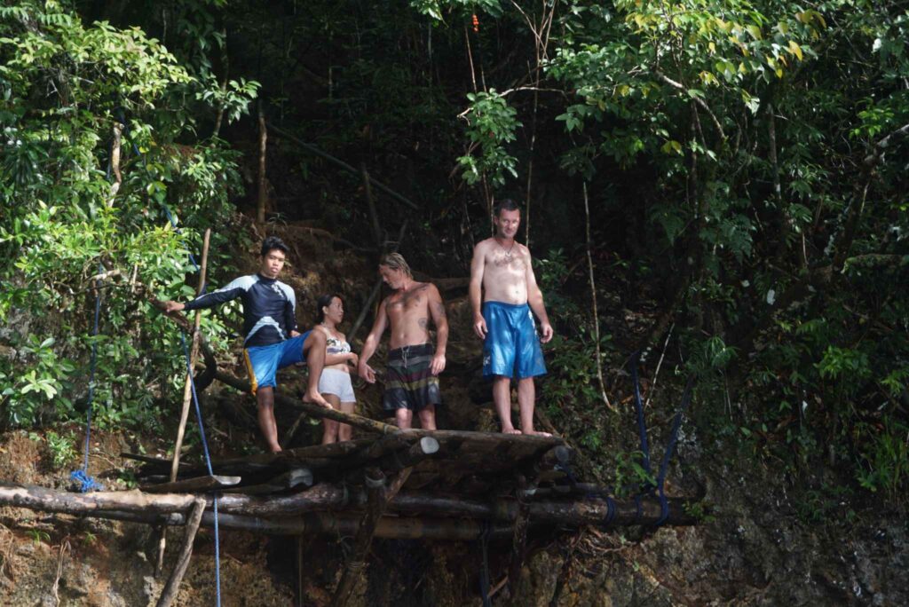 magkukuob cave diving spot